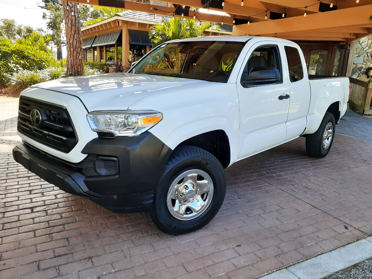 Toyota Tacoma SR5 Access Cab I4 6AT 2WD 2019