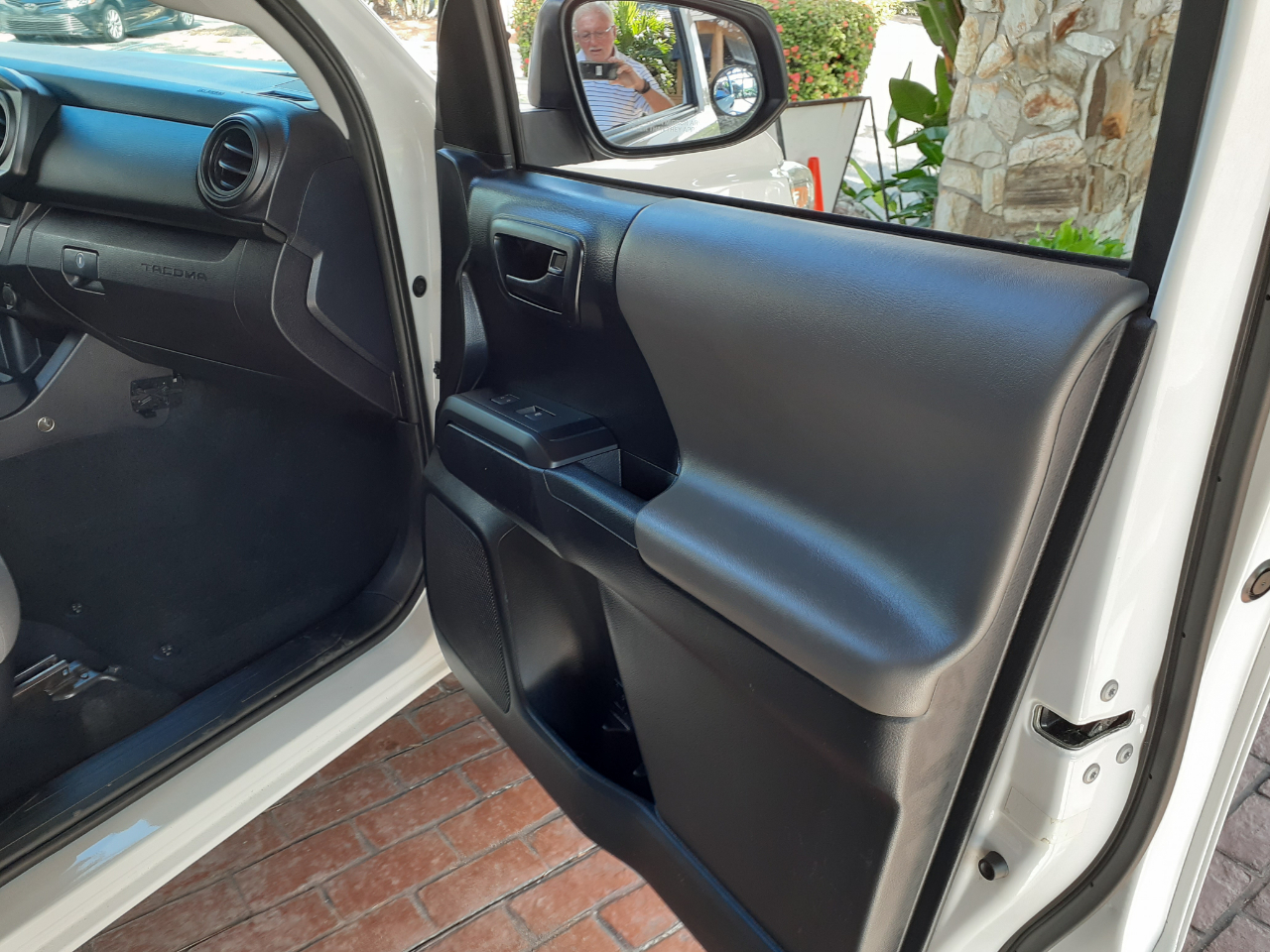 Toyota Tacoma SR5 Access Cab I4 6AT 2WD 2019