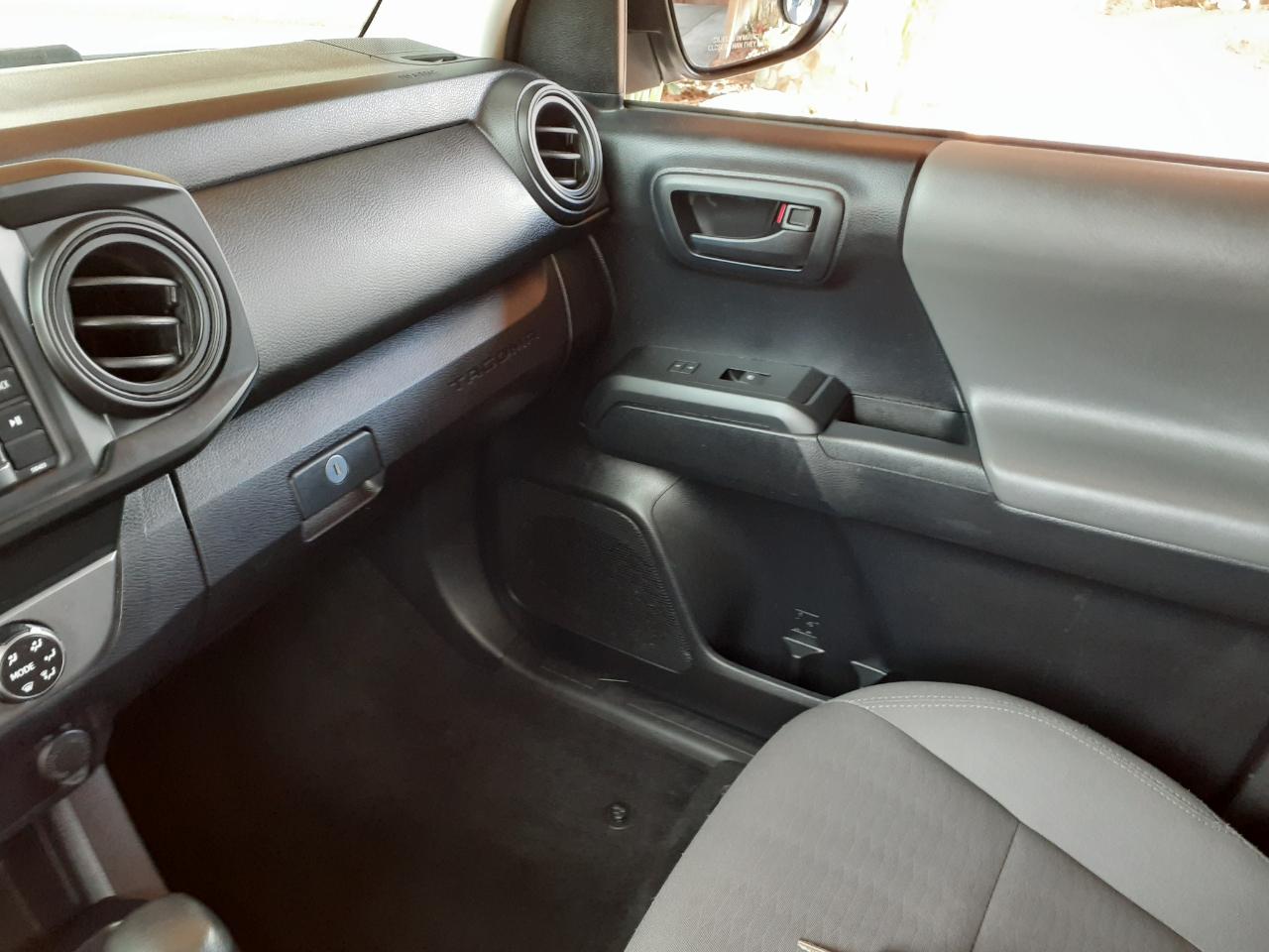 Toyota Tacoma SR5 Access Cab I4 6AT 2WD 2019