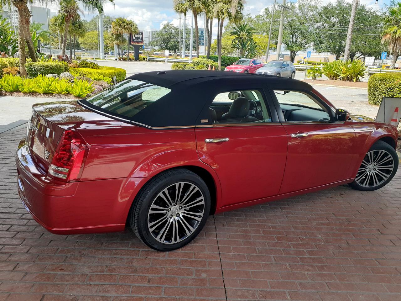 Chrysler 300 photo 7