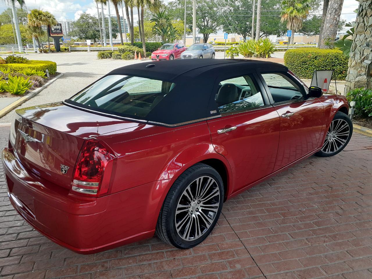 Chrysler 300 photo 8