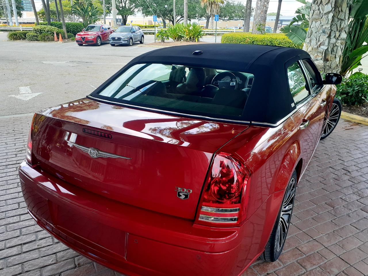 Chrysler 300 photo 9