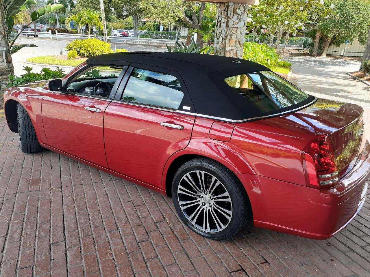 Chrysler 300 photo 11