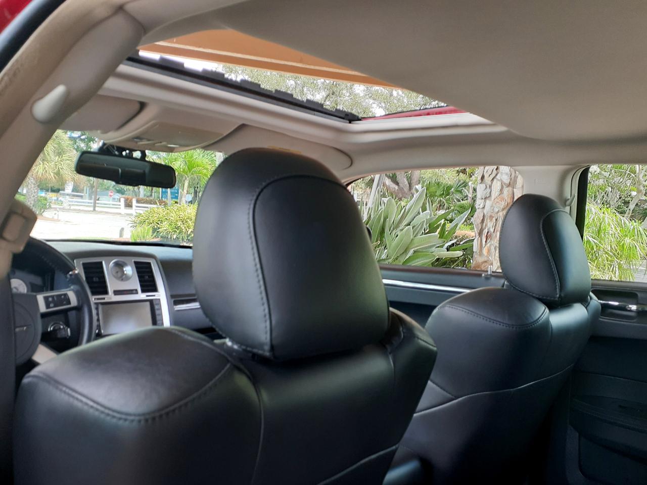 Chrysler 300 photo 35