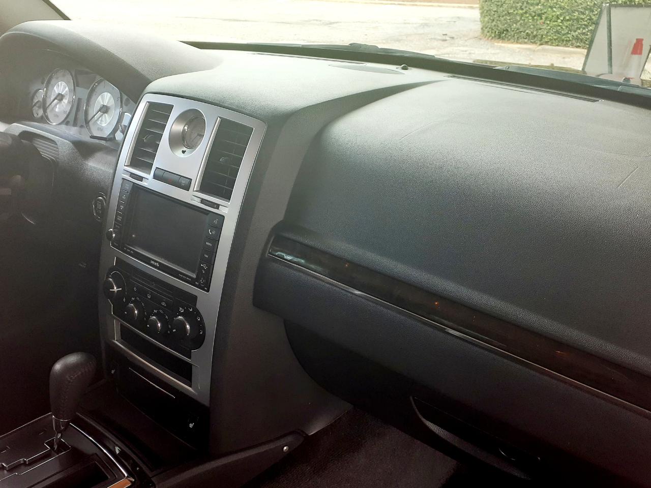 Chrysler 300 photo 46