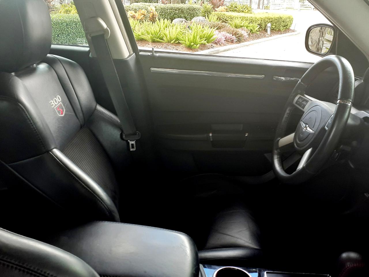Chrysler 300 photo 48