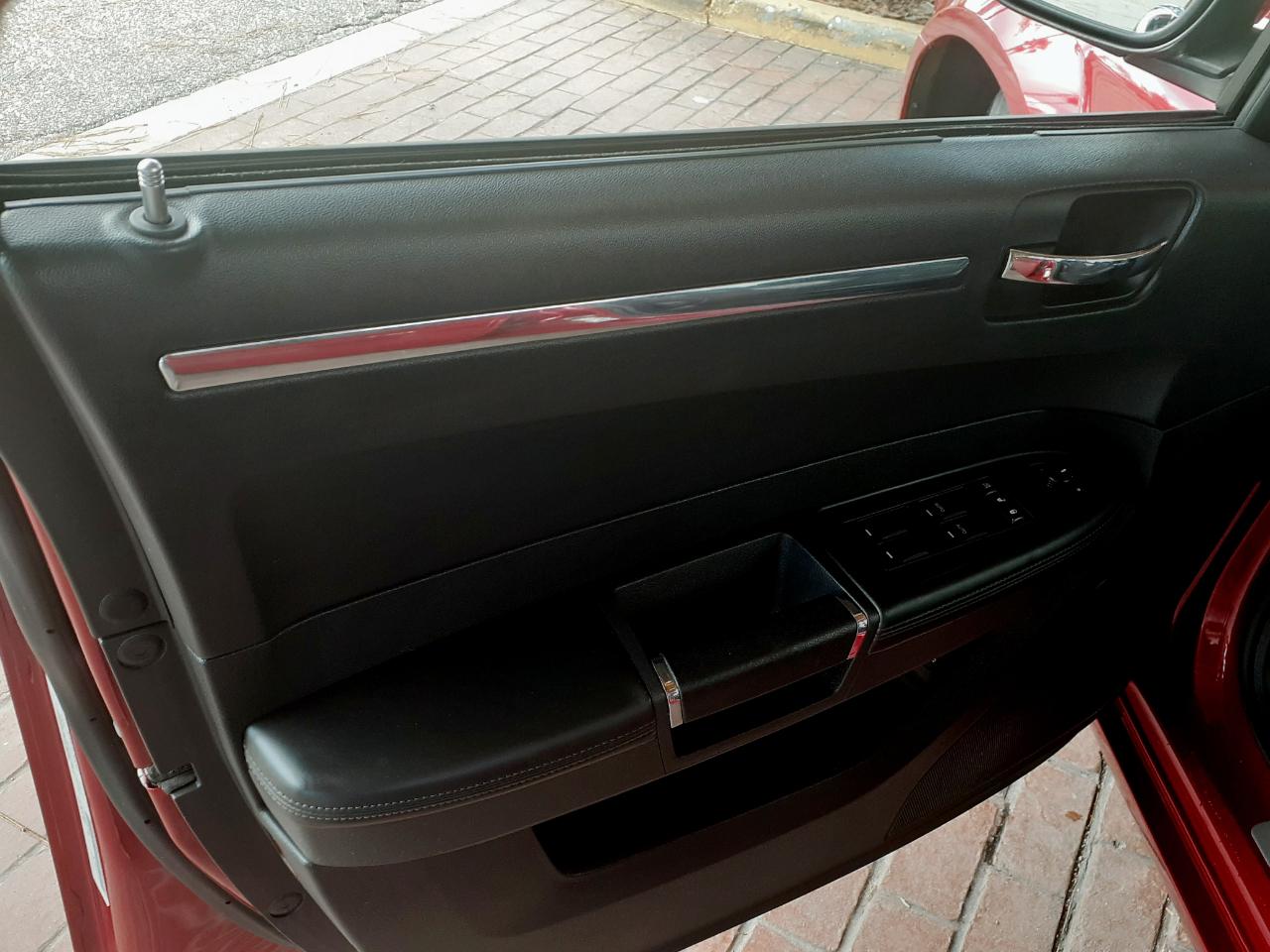 Chrysler 300 photo 50