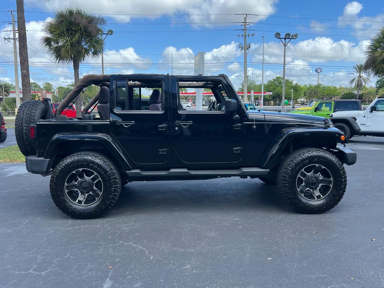 Jeep Wrangler Unlimited Sahara 4x4 2013