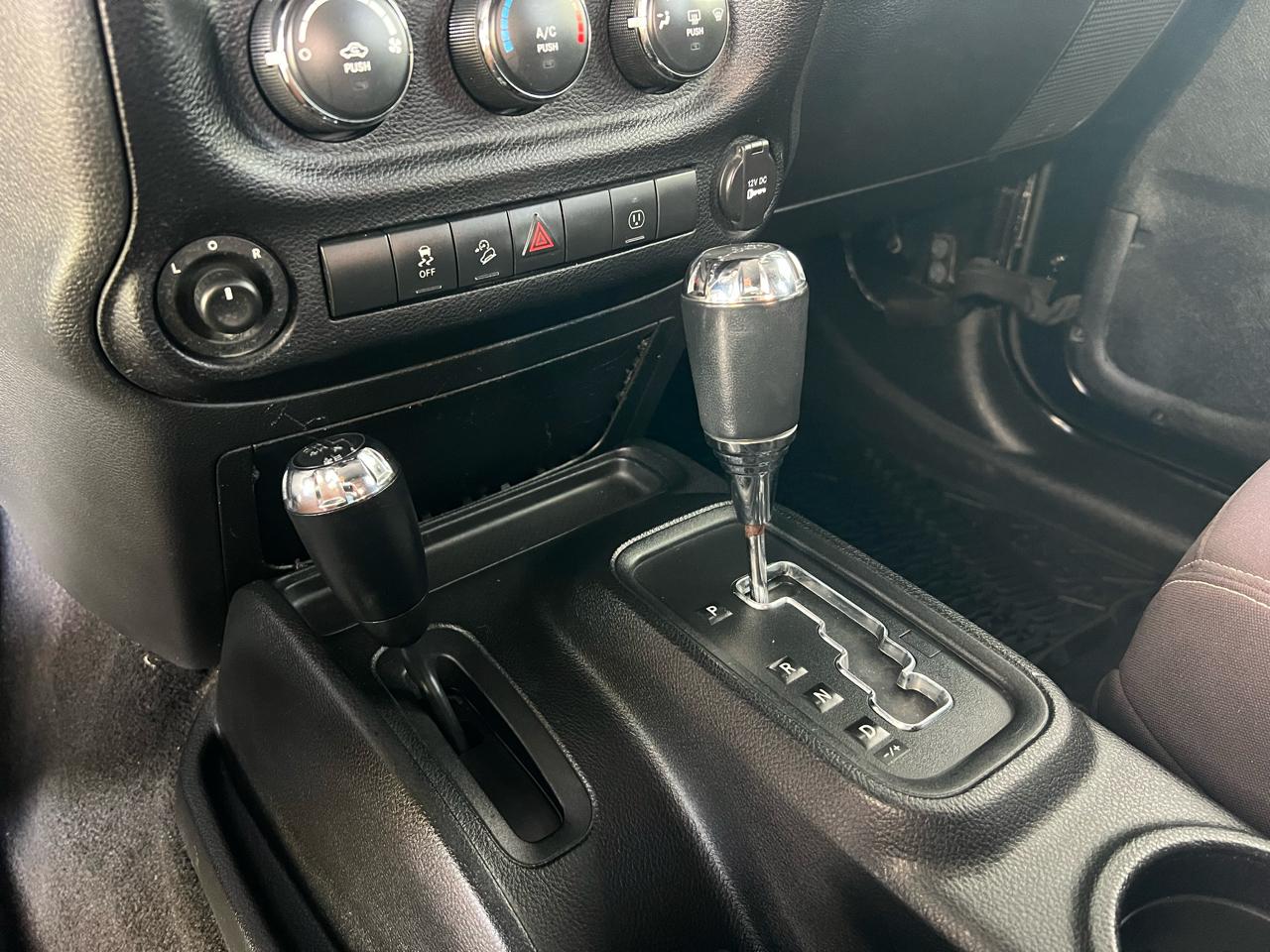 Jeep Wrangler Unlimited Sahara 4x4 2013