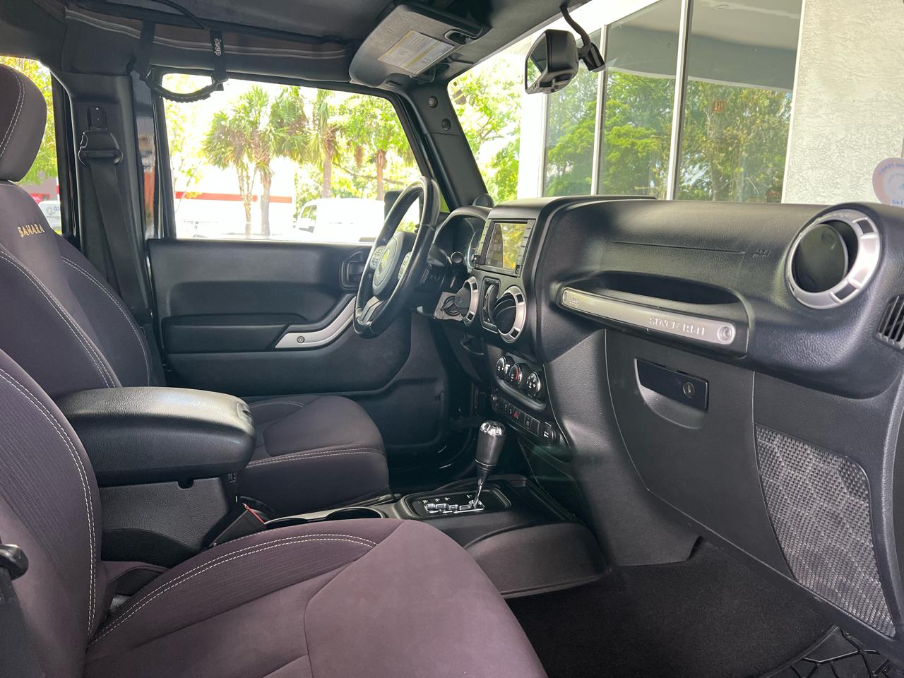 Jeep Wrangler Unlimited Sahara 4x4 2013