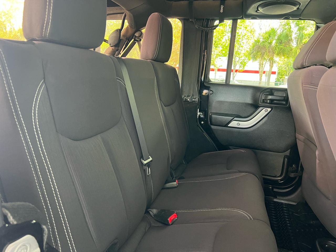 Jeep Wrangler Unlimited Sahara 4x4 2013