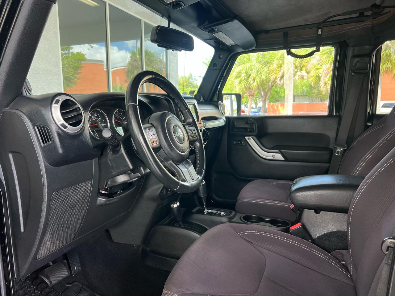 Jeep Wrangler Unlimited Sahara 4x4 2013