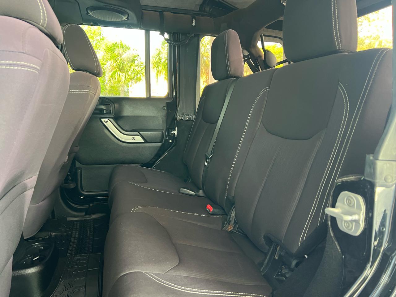 Jeep Wrangler Unlimited Sahara 4x4 2013