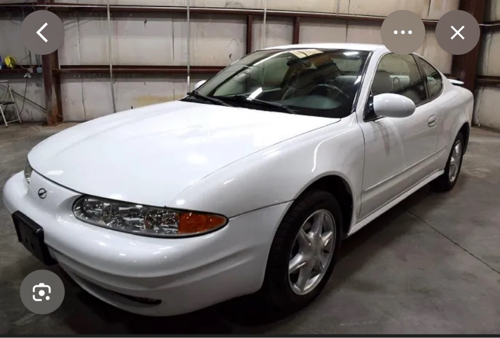 2004 Oldsmobile Alero GL1's photo