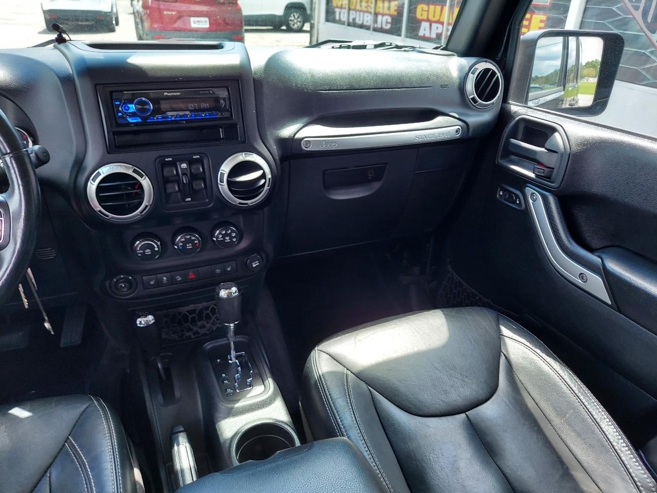 Jeep Wrangler Unlimited Sahara 4WD 2015