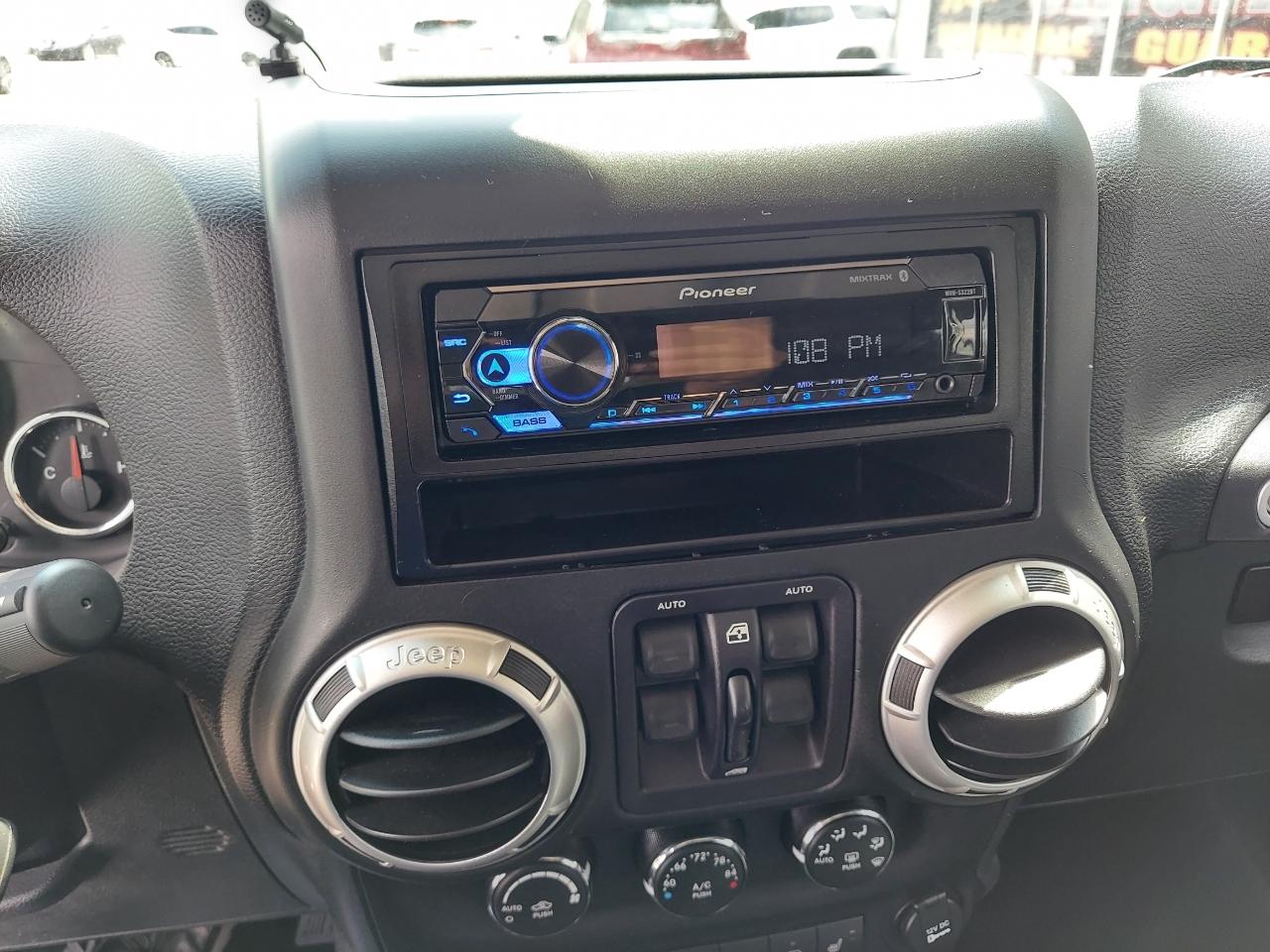 Jeep Wrangler Unlimited Sahara 4WD 2015