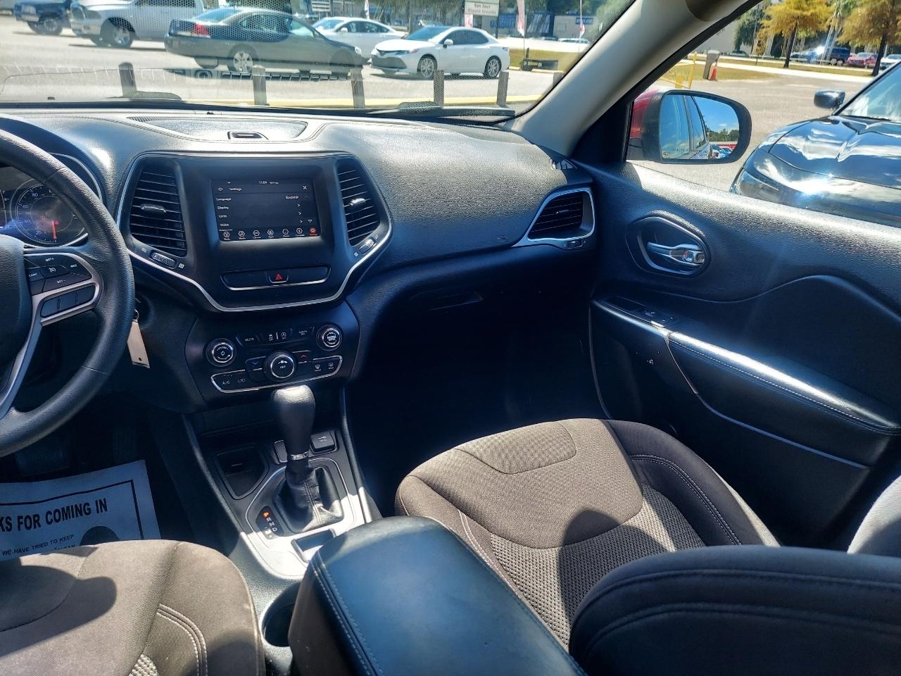 Jeep Cherokee Latitude FWD 2020