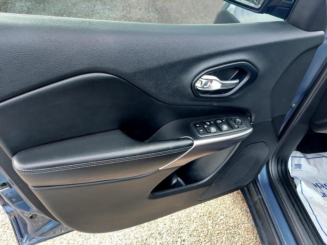 Jeep Cherokee Latitude FWD 2019