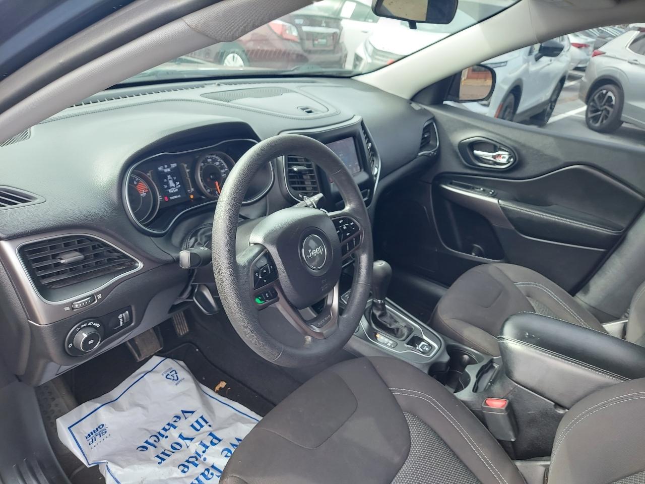 Jeep Cherokee Latitude FWD 2019