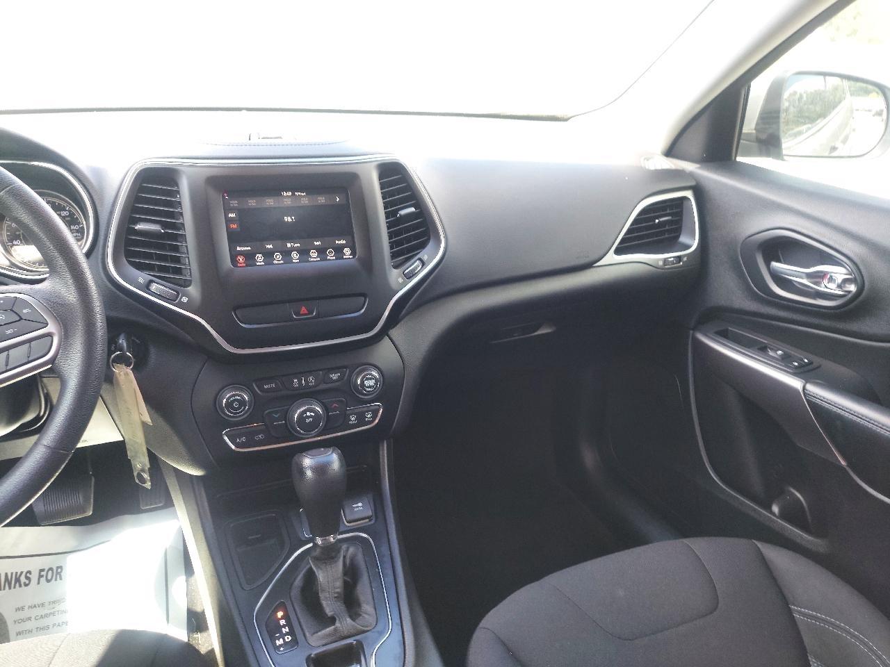 Jeep Cherokee Latitude FWD 2019