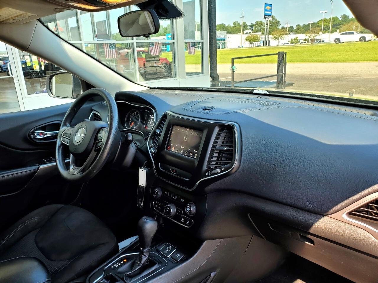 Jeep Cherokee Latitude FWD 2019