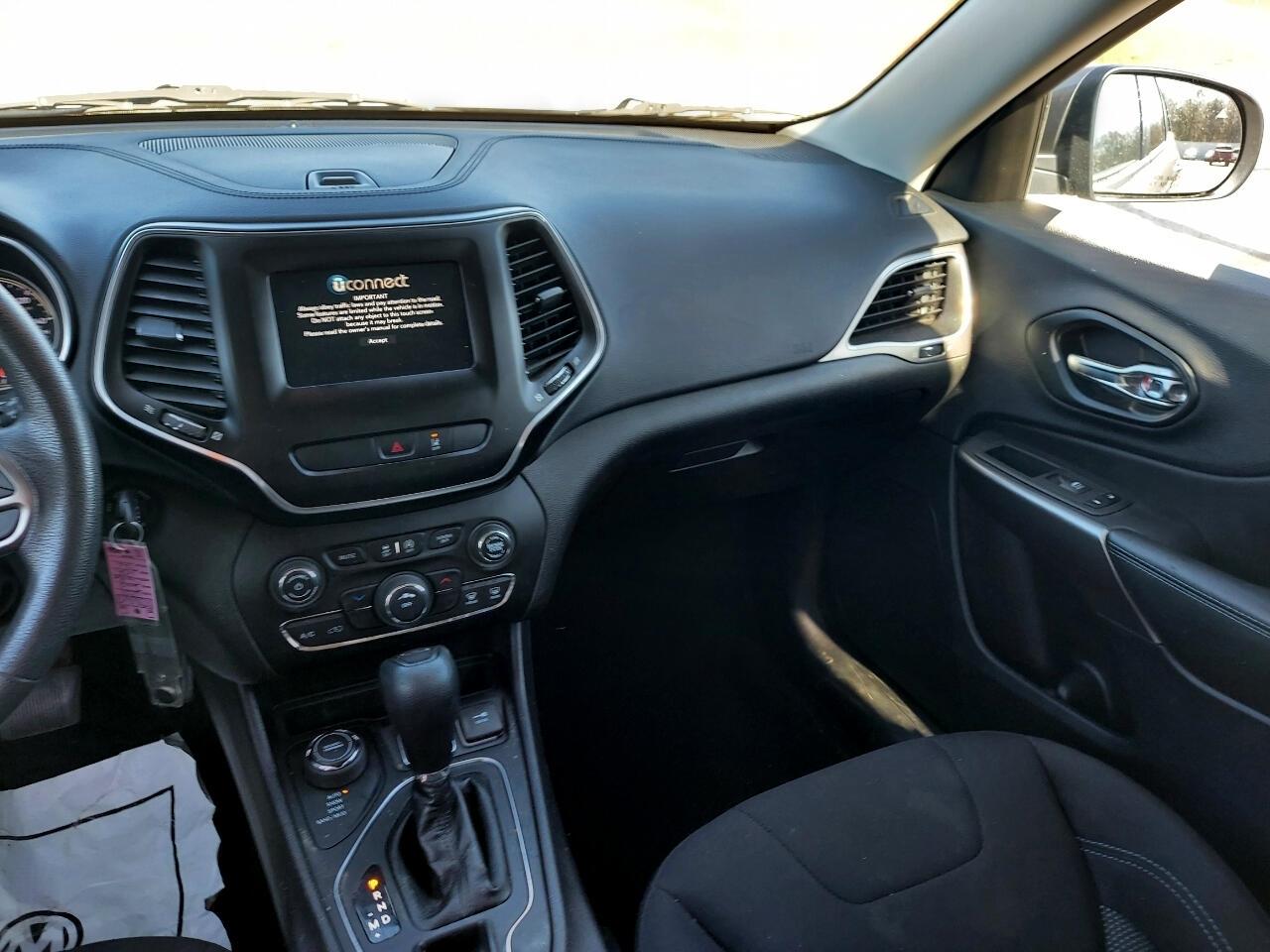 Jeep Cherokee Latitude 4WD 2021