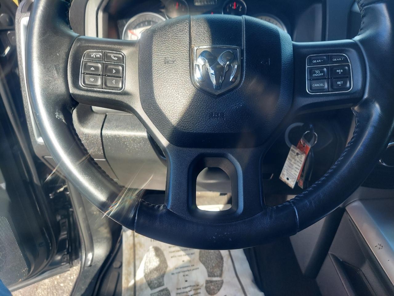 RAM 1500 SLT Crew Cab SWB 2WD 2017