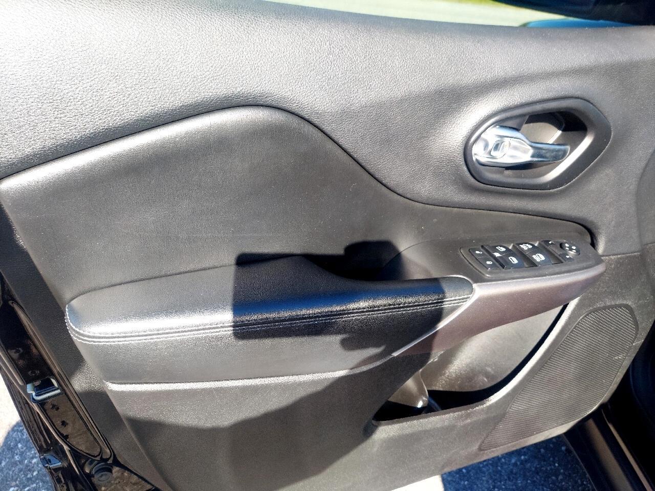Jeep Cherokee Latitude Plus FWD 2019
