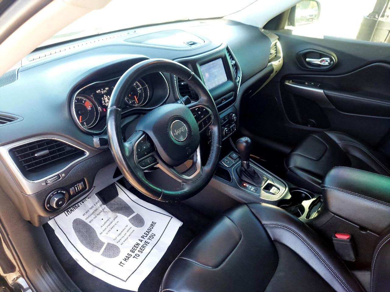 Jeep Cherokee Latitude Plus FWD 2019