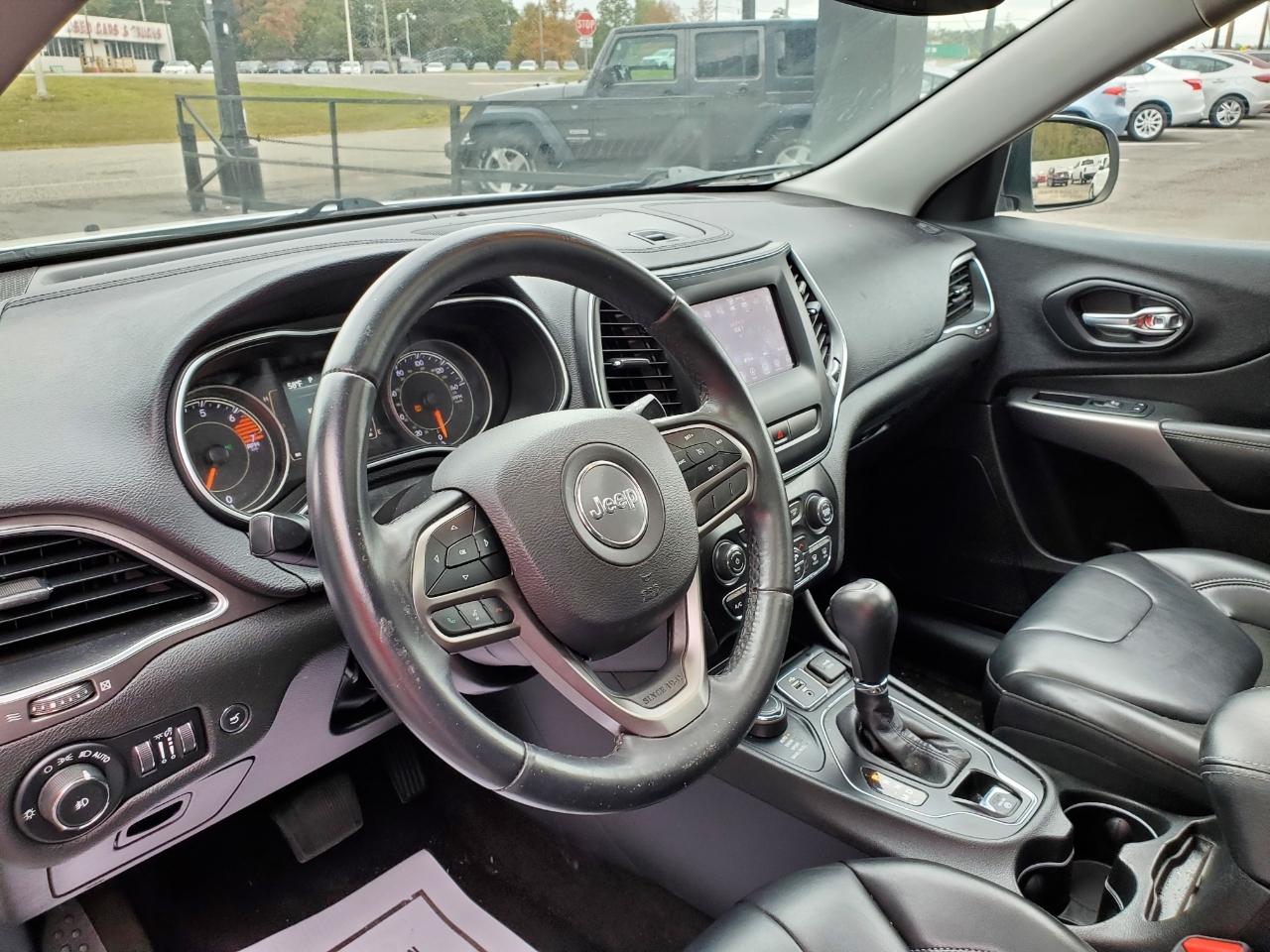 Jeep Cherokee Latitude Plus 4WD 2019