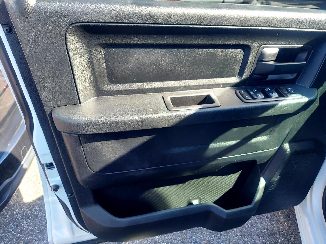 RAM 1500 Tradesman Quad Cab 2WD 2018