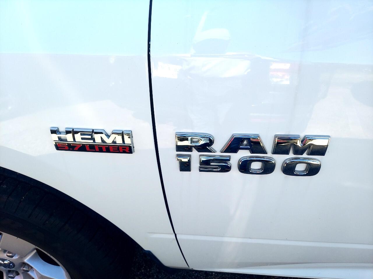 RAM 1500 Tradesman Quad Cab 2WD 2018