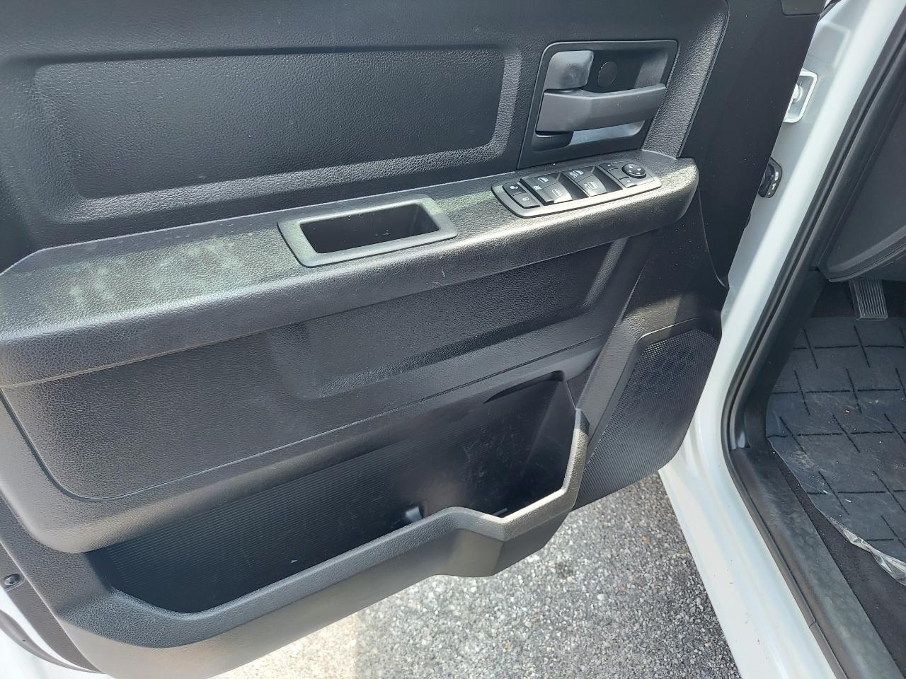 RAM 1500 Classic Tradesman Quad Cab 4WD 2022