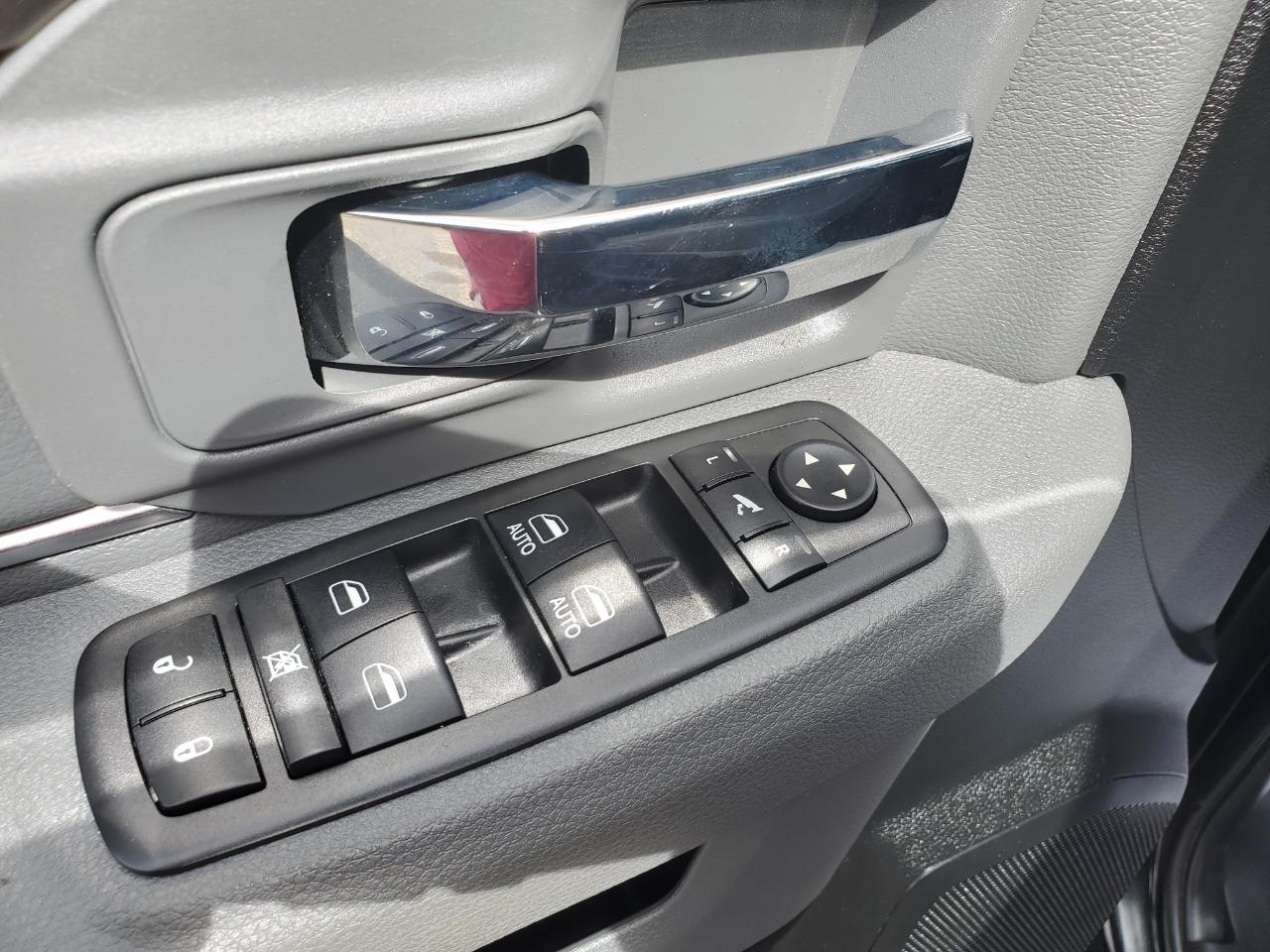 RAM 1500 SLT Quad Cab 2WD 2018