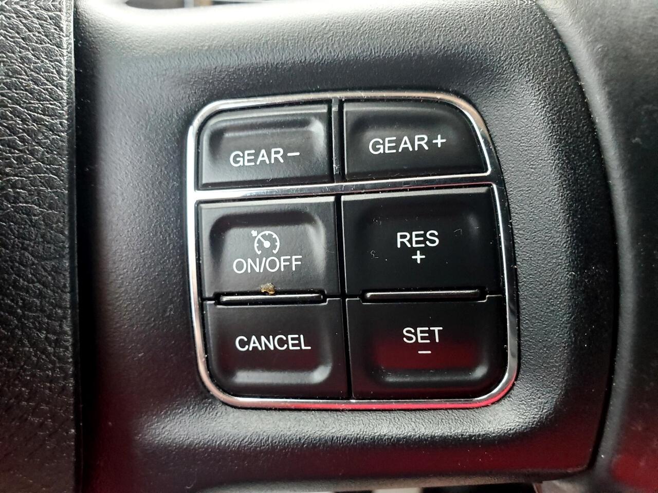 RAM 1500 SLT Quad Cab 2WD 2018