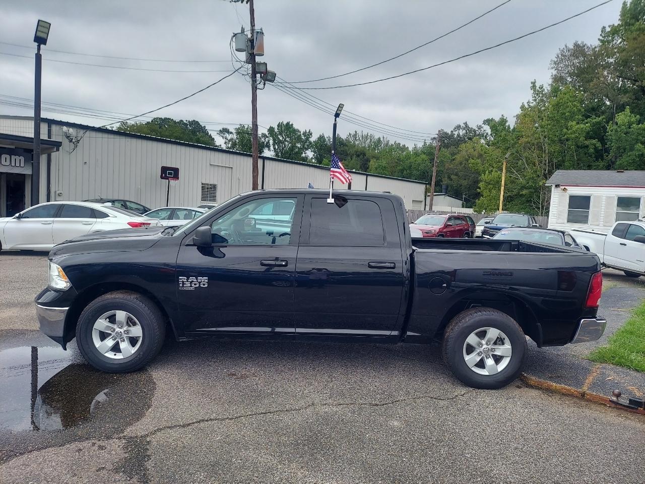 RAM 1500 Classic Tradesman Crew Cab SWB 2WD 2021