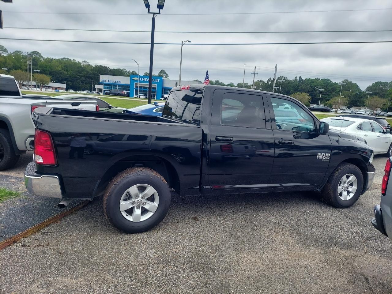 RAM 1500 Classic Tradesman Crew Cab SWB 2WD 2021