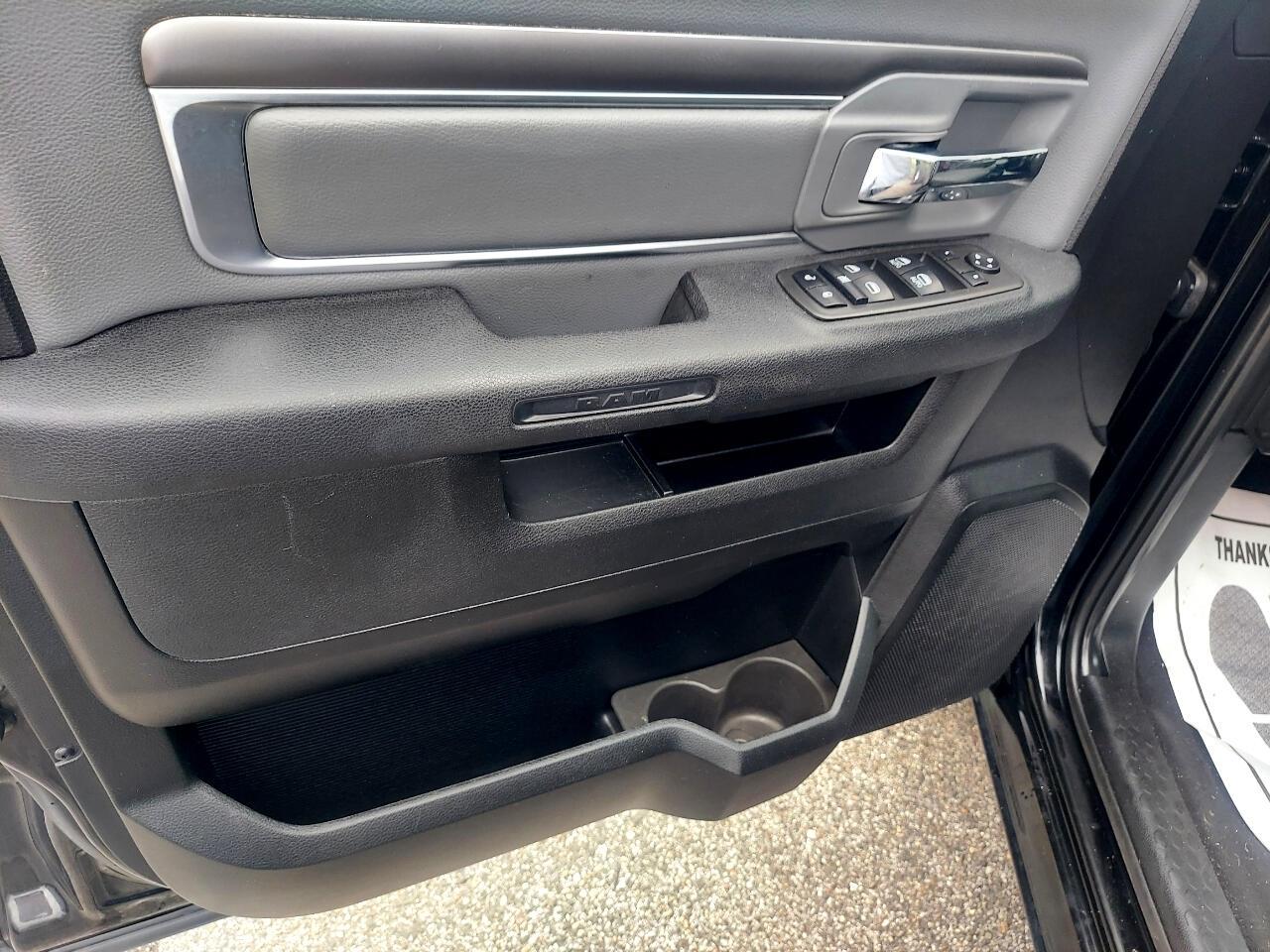 RAM 1500 Classic Tradesman Crew Cab SWB 2WD 2021