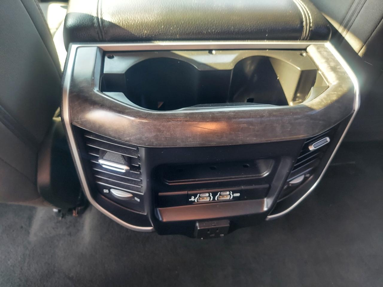 RAM 1500 Big Horn Quad Cab 4WD 2020