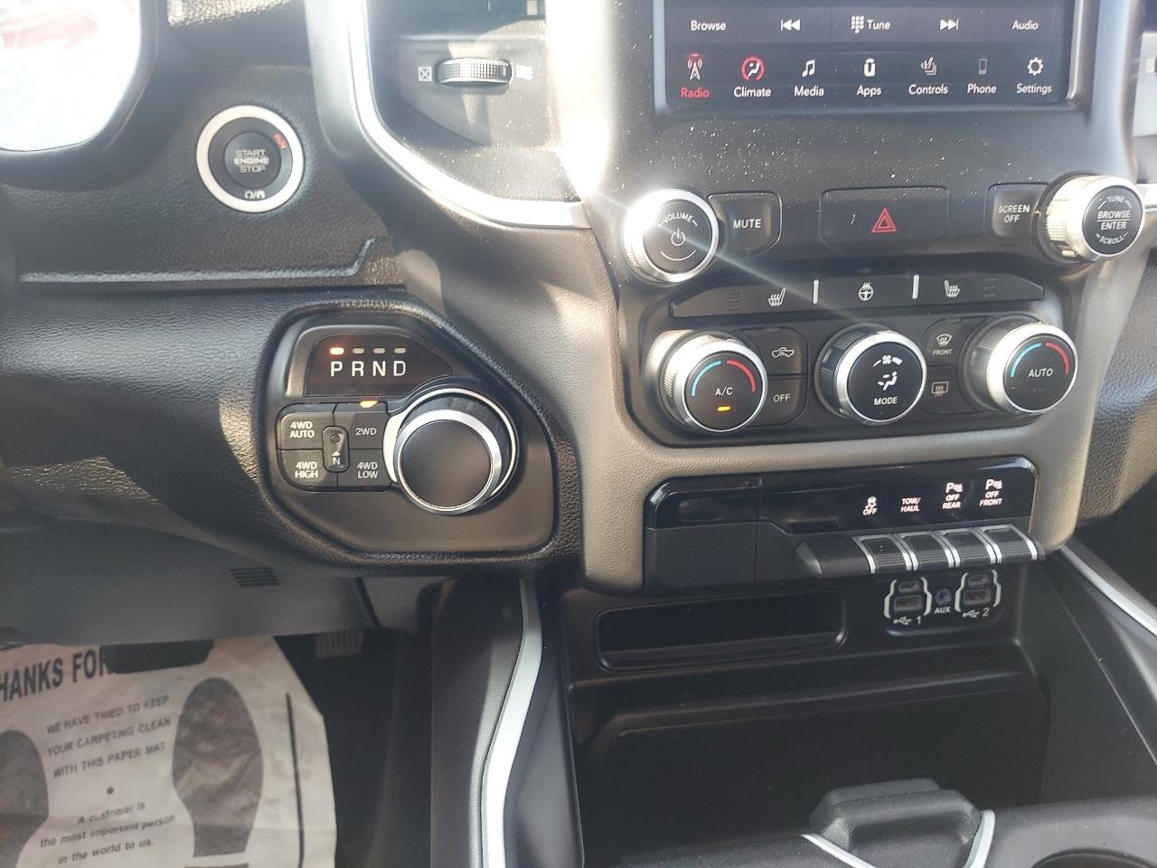 RAM 1500 Big Horn Quad Cab 4WD 2020