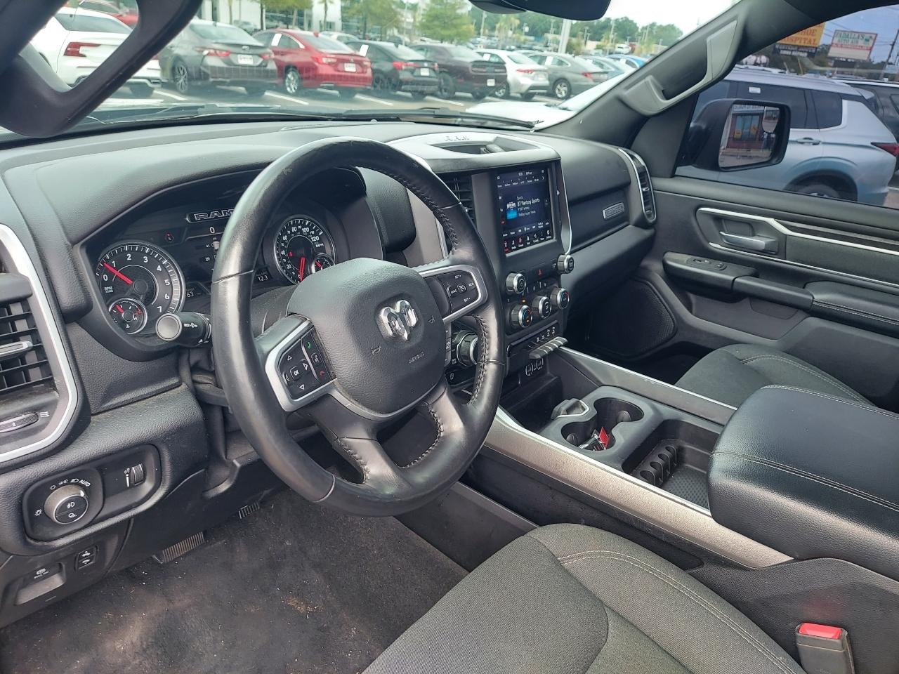 RAM 1500 Big Horn Crew Cab SWB 4WD 2020