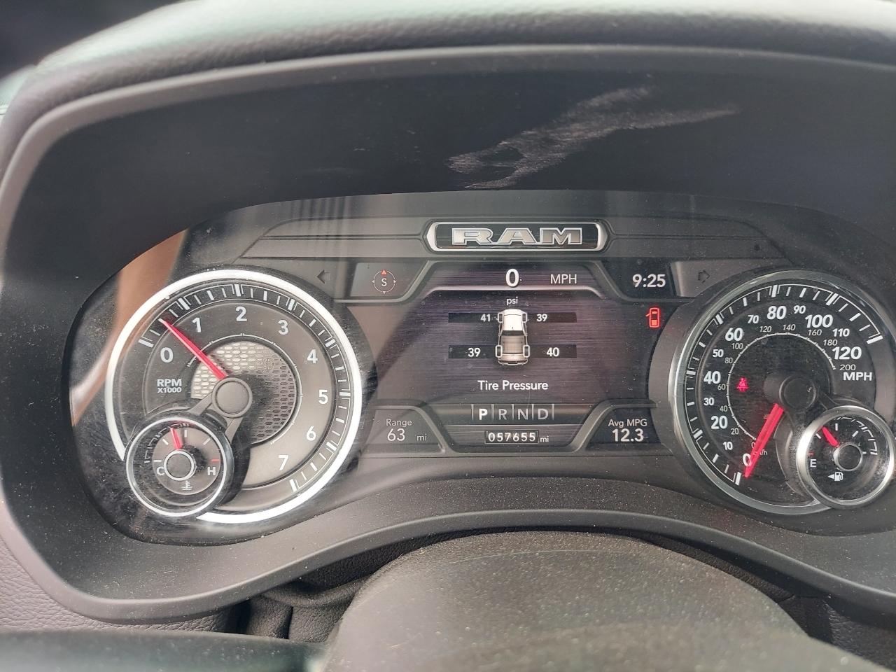 RAM 1500 Big Horn Crew Cab SWB 4WD 2020