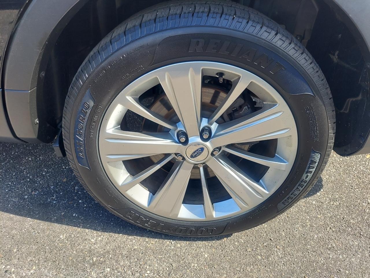 Ford Explorer Limited FWD 2019