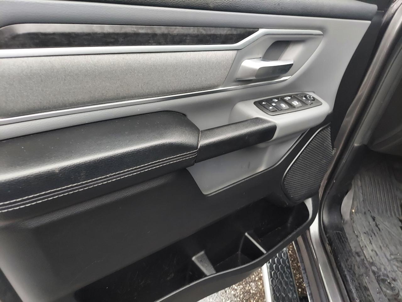 RAM 1500 Big Horn Quad Cab 4WD 2021