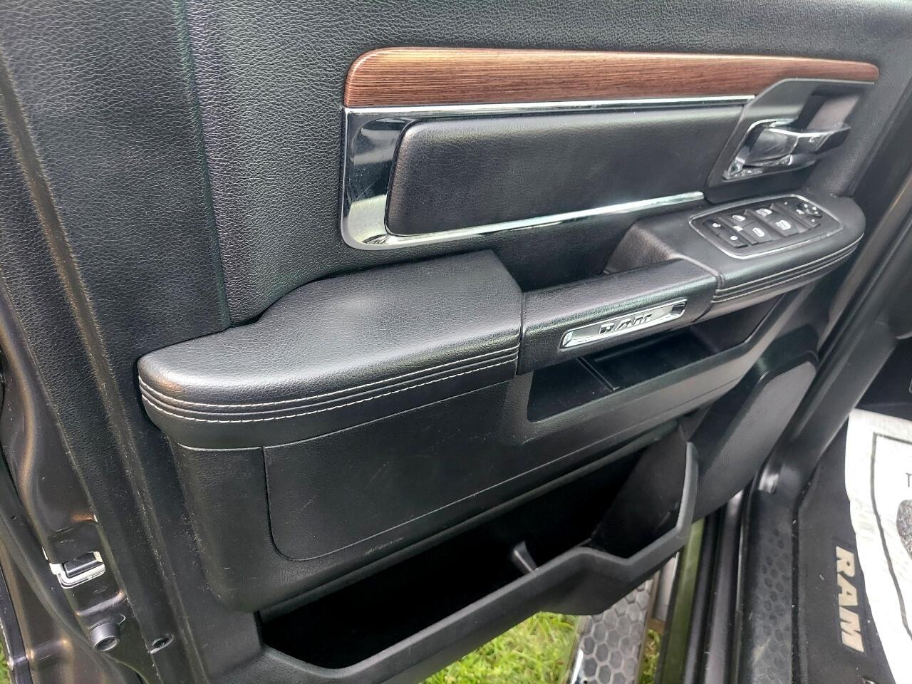 RAM 1500 Laramie Crew Cab SWB 4WD 2014