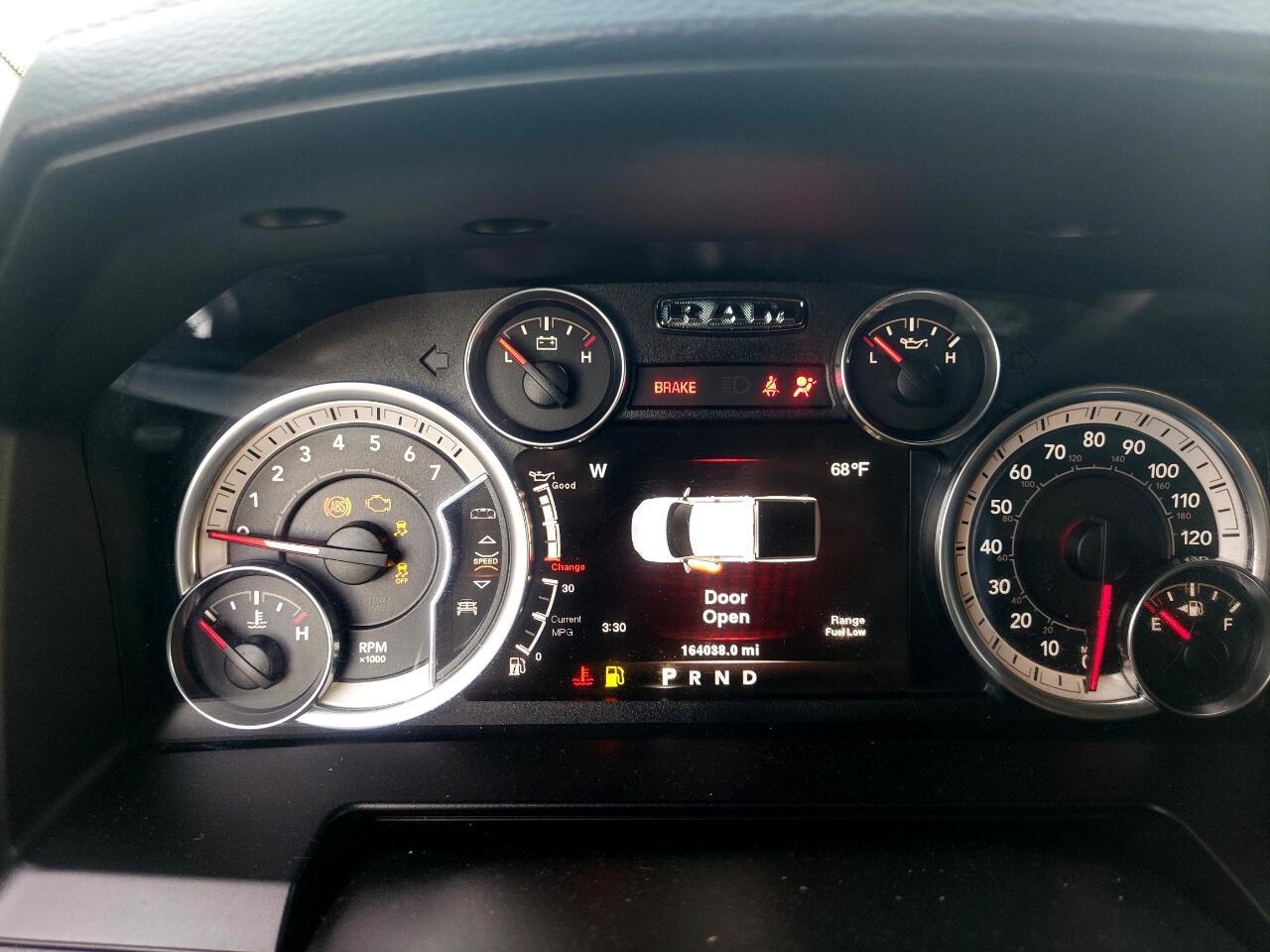 RAM 1500 Laramie Crew Cab SWB 4WD 2014