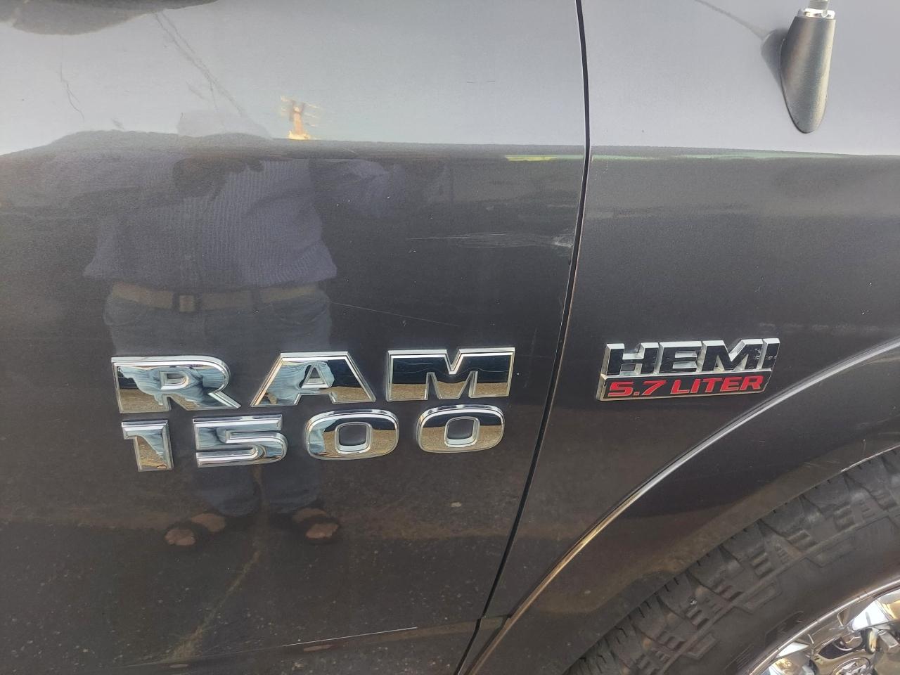 RAM 1500 Laramie Crew Cab SWB 4WD 2014