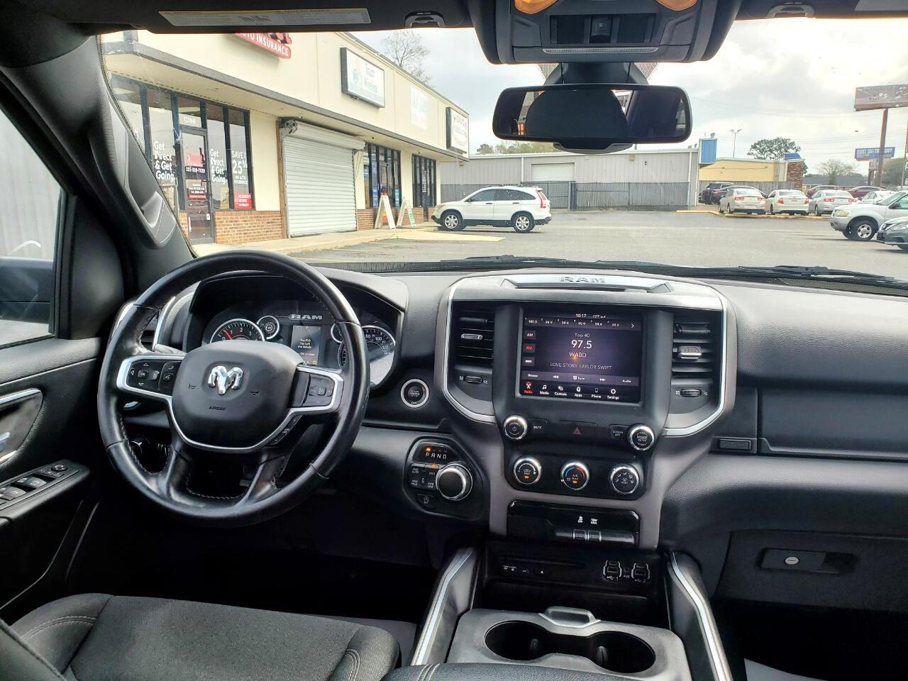 RAM 1500 Big Horn Crew Cab SWB 4WD 2019