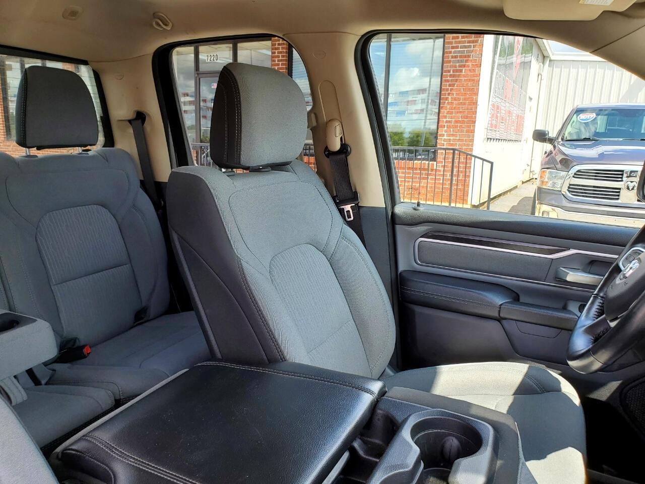 RAM 1500 Big Horn Quad Cab 4WD 2020