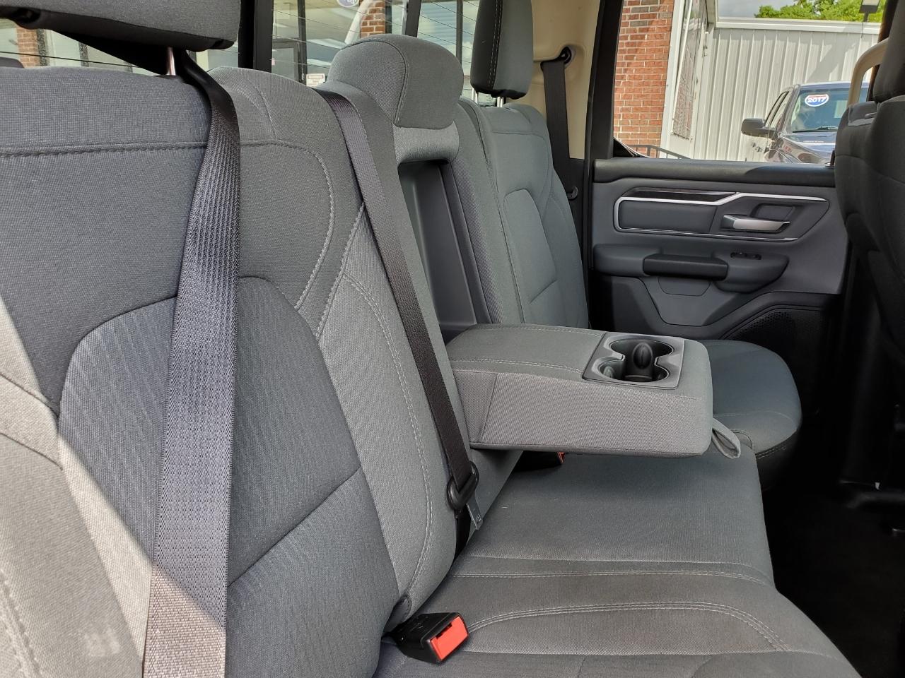 RAM 1500 Big Horn Quad Cab 4WD 2020